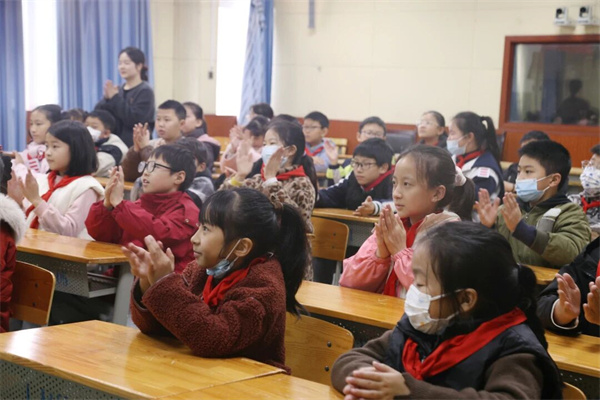 雙師共建 融通世界 彭州市延秀小學以課程創(chuàng)新架設(shè)跨文化交流橋梁